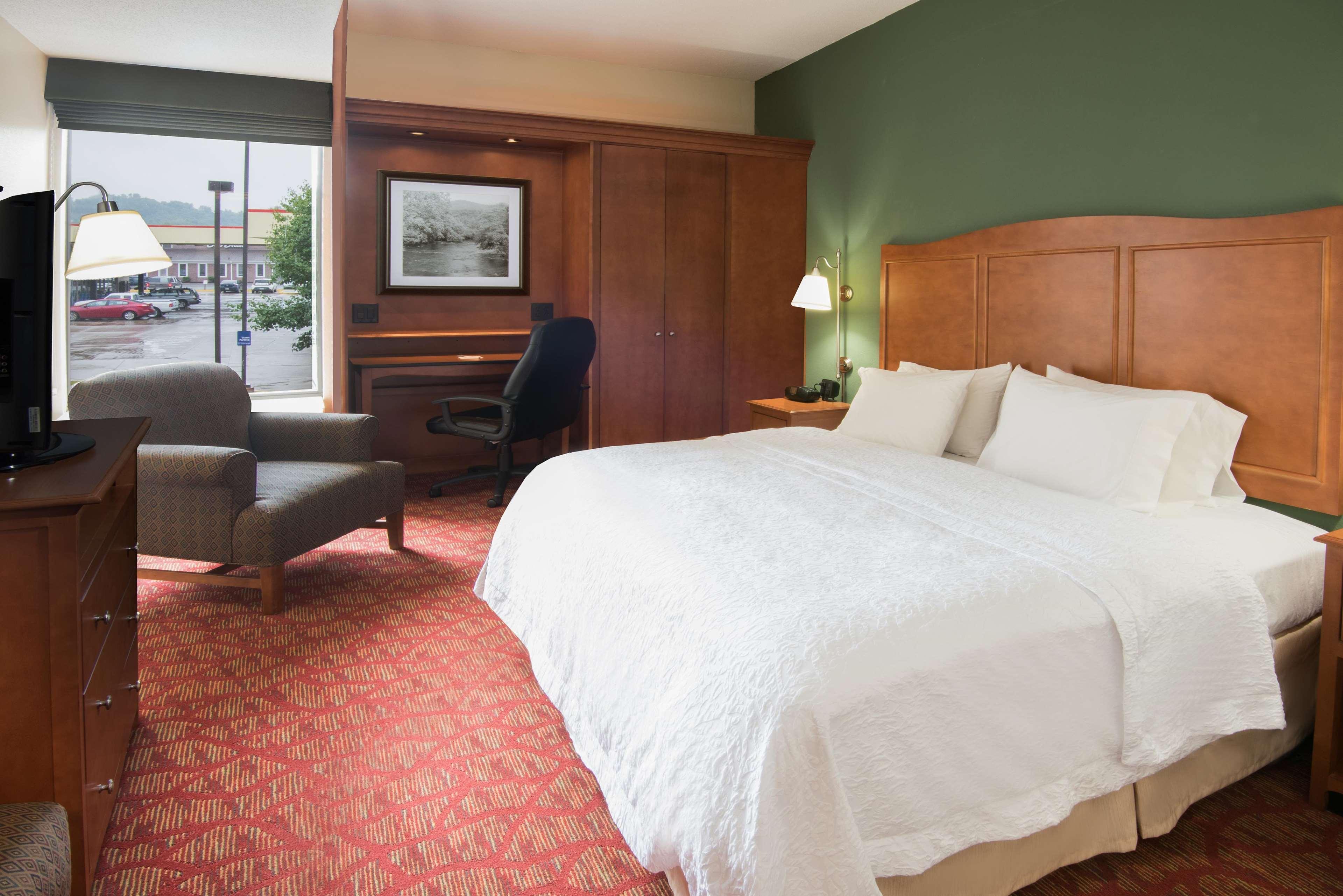 Hampton Inn Bridgeport/Clarksburg Exterior photo