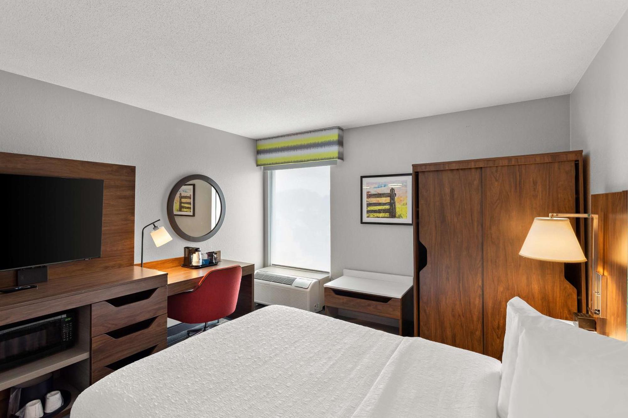 Hampton Inn Bridgeport/Clarksburg Exterior photo